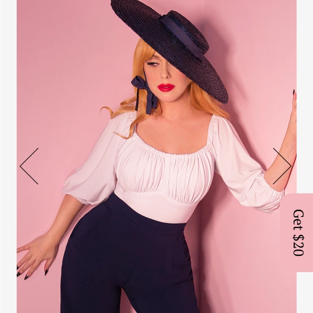 Vixen Vacation Blouse in white